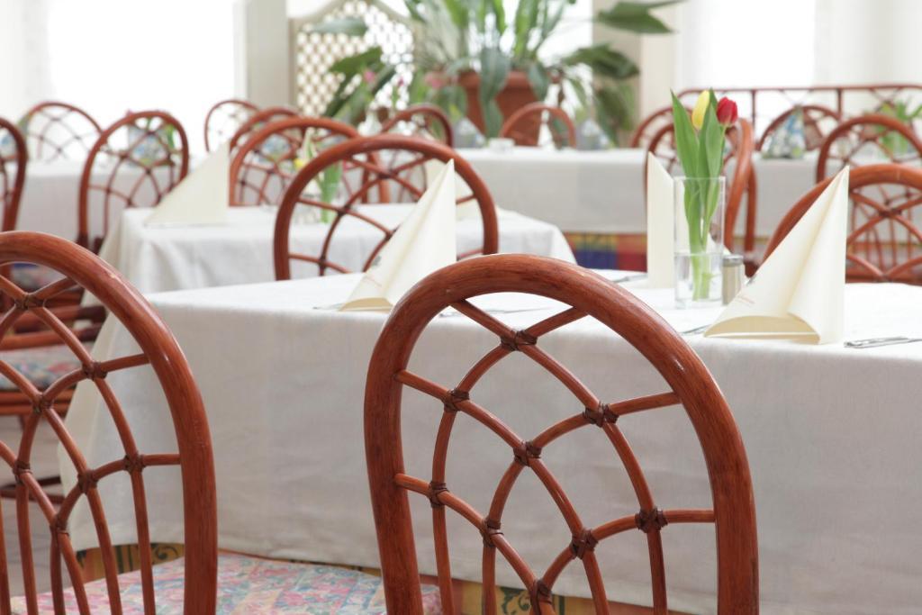 Hotel-Restaurant Zum Kirschbaum Rottendorf Exterior foto